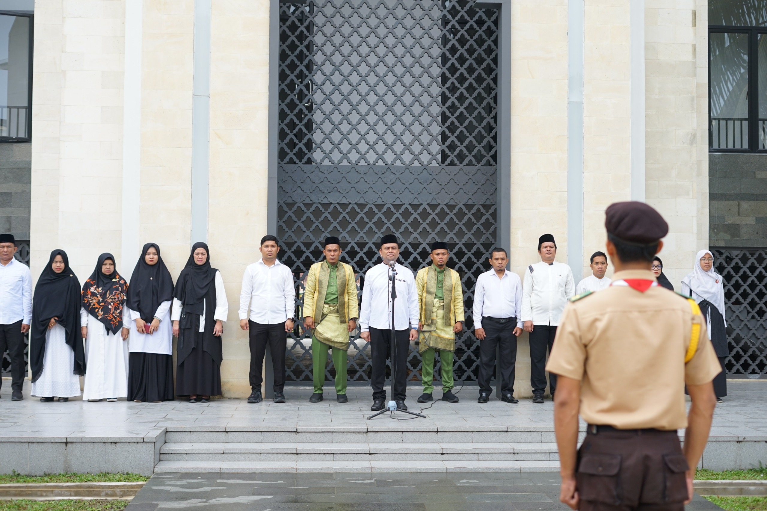 INSAN Binjai Gelar Upacara HUT RI ke-79 Bersama MTs dan MA Al-Ishlahiyah Binjai