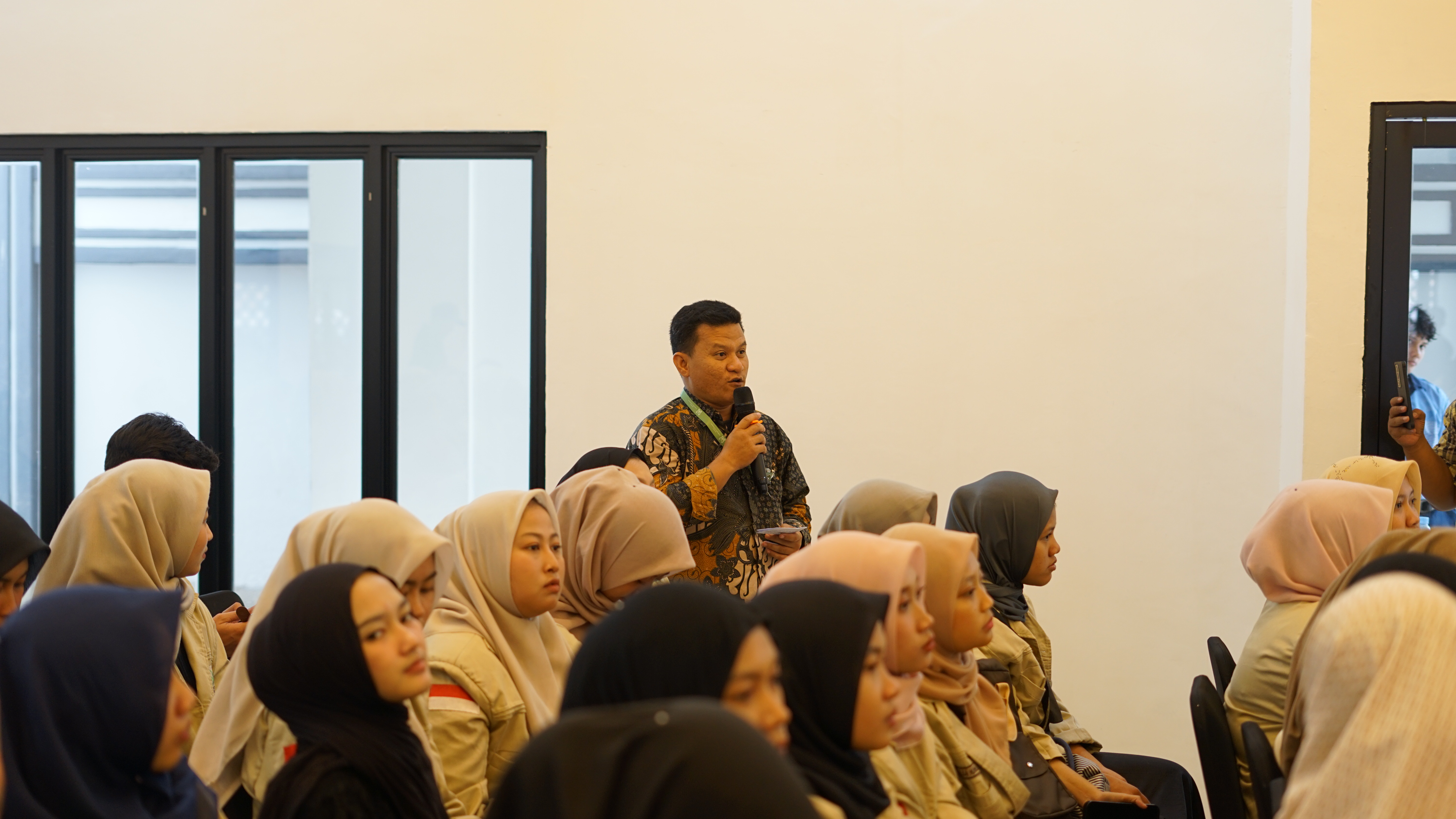 Kuliah Umum INSAN Binjai Hadirkan Anggota DPR RI, Bahas Peran Pemuda Menjaga Indonesia