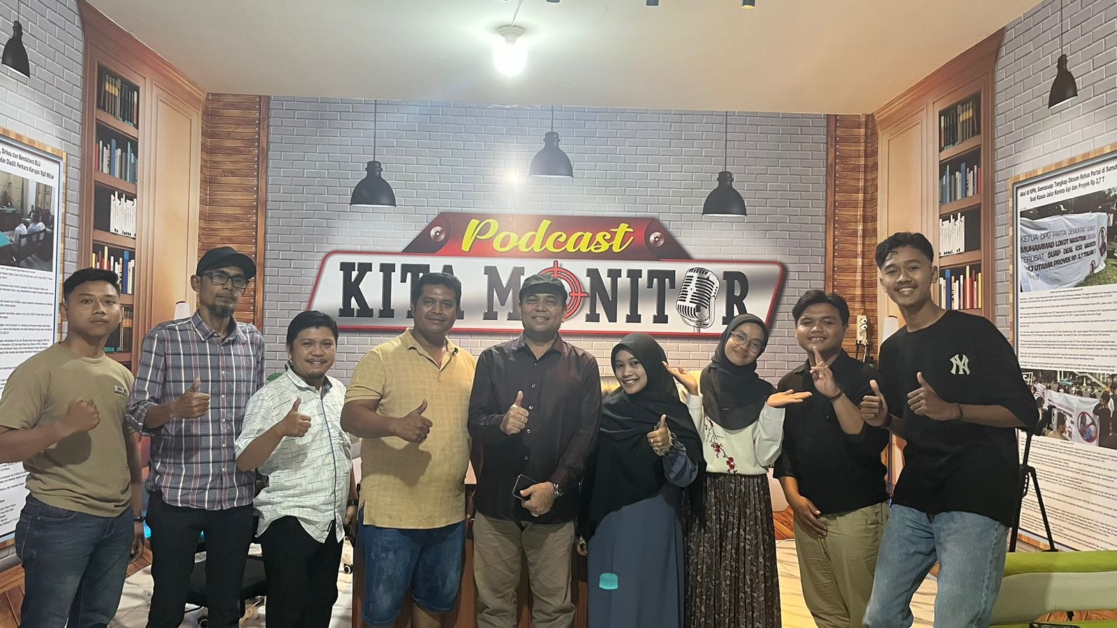 Tingkatkan Potensi Jurnalis dan Podcaster, Plt Rektor Dampingi Mahasiswa INSAN Kunjungi Podcast Kita Monitor