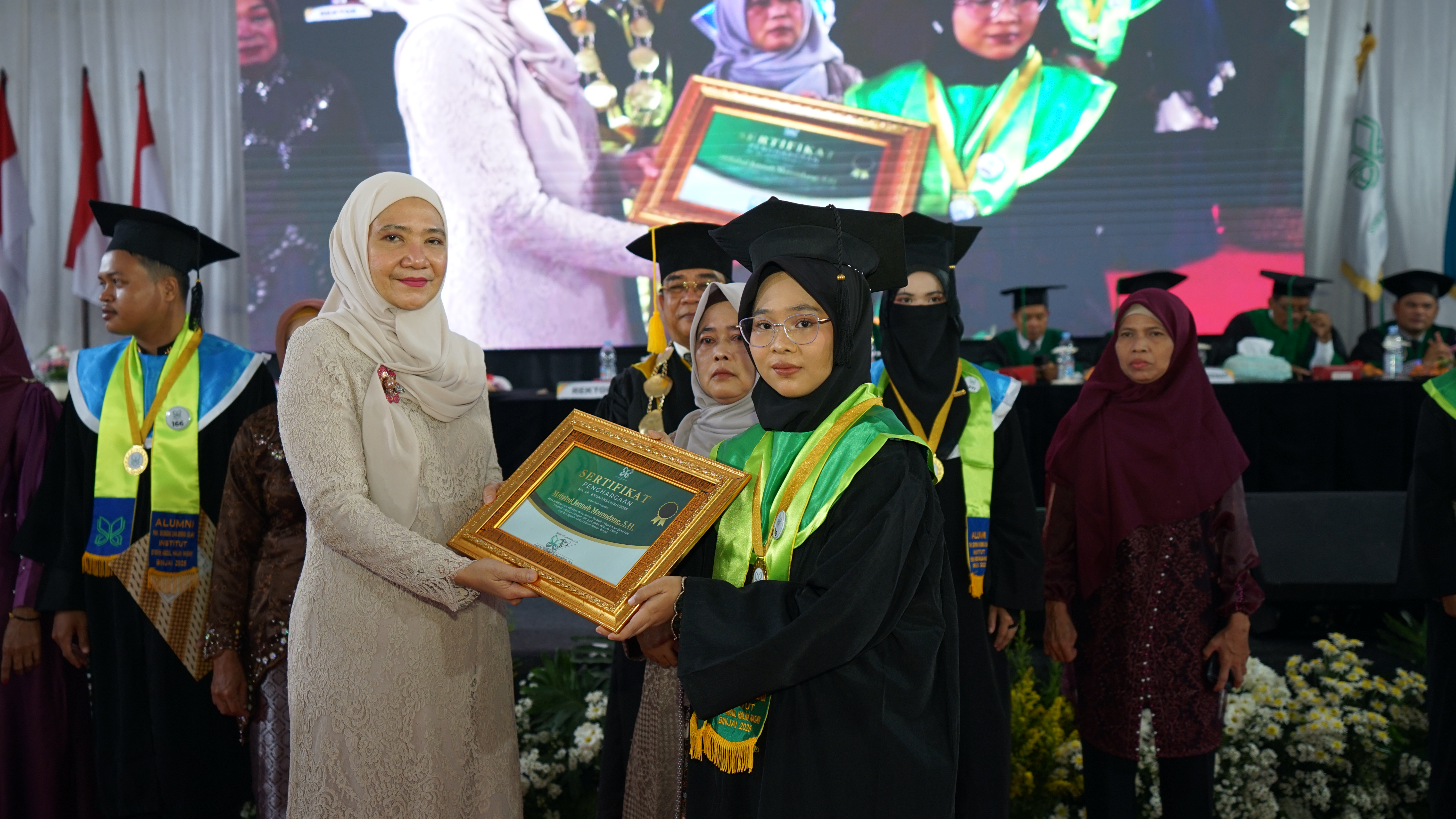 Wisuda XXVIII INSAN Binjai Kukuhkan 314 Sarjana, Wisudawan Langsung Terima Ijazah