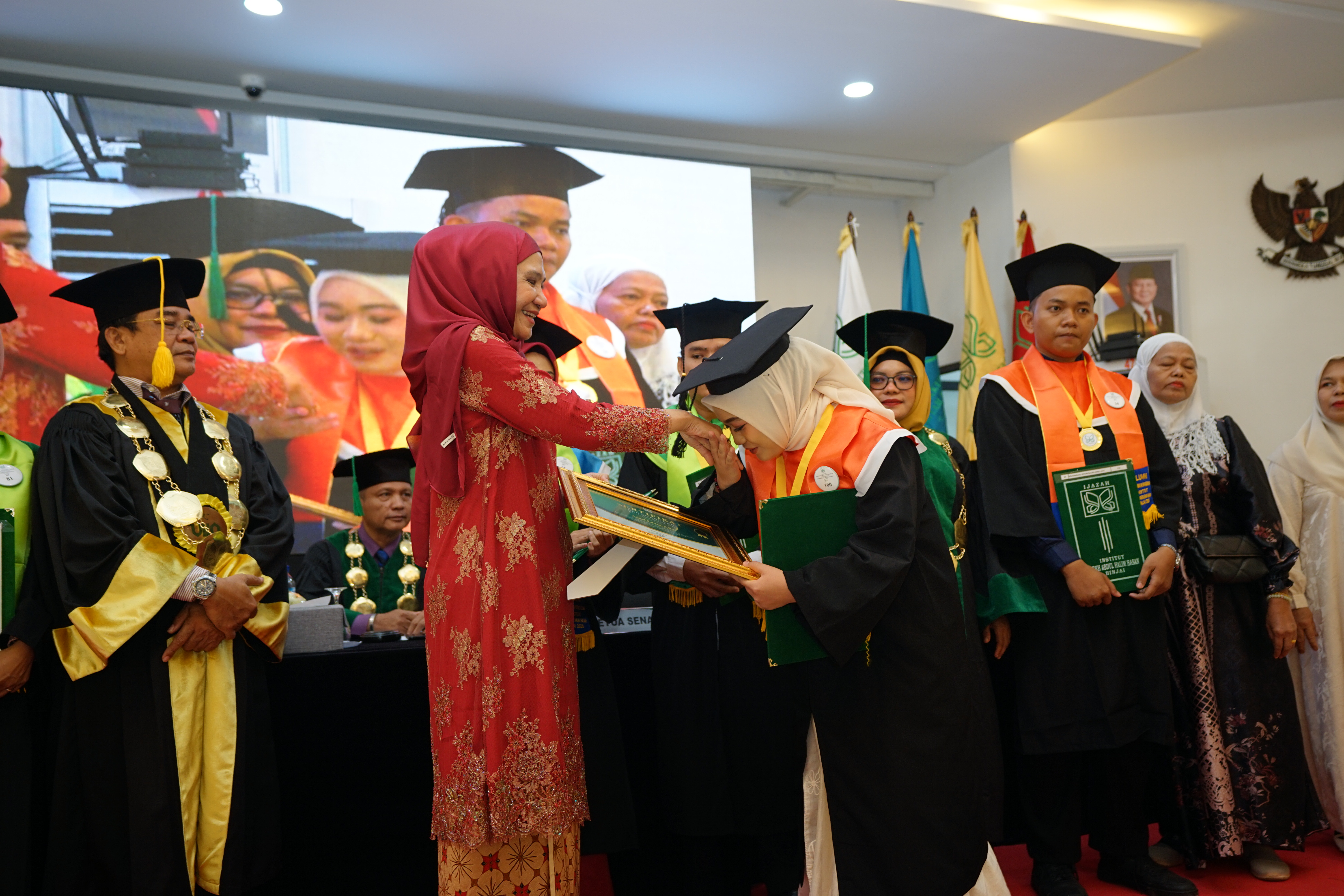 INSAN Kukuhkan 402 Sarjana pada Wisuda XXIX, Siap Cetak Generasi Unggul dan Berdaya Saing