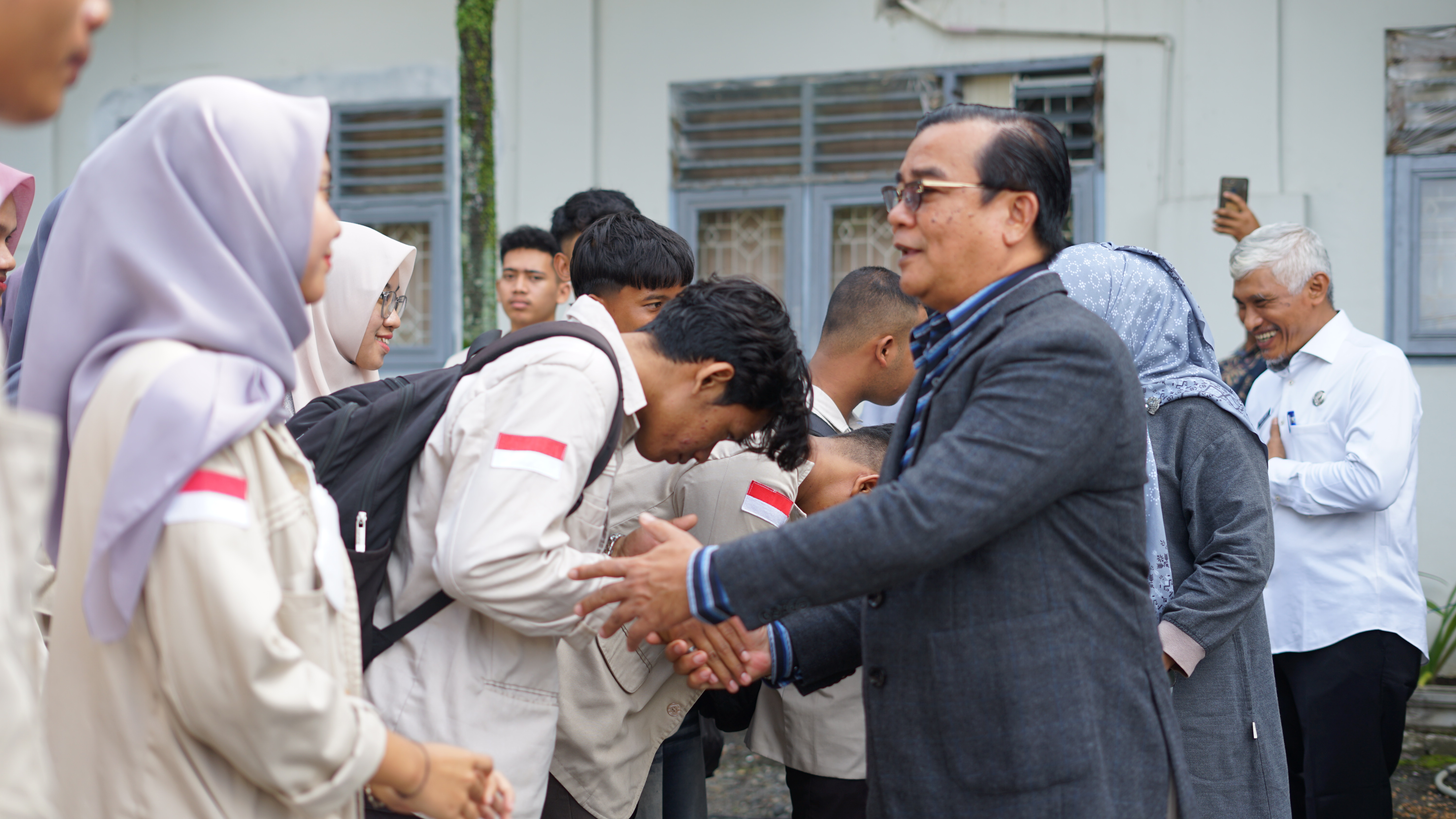 INSAN Binjai Bersama Wakil Wali Kota Binjai Lepas Ormawa INSAN Sebagai Tim Penyaluran Donasi untuk Korban Bencana Sumatera