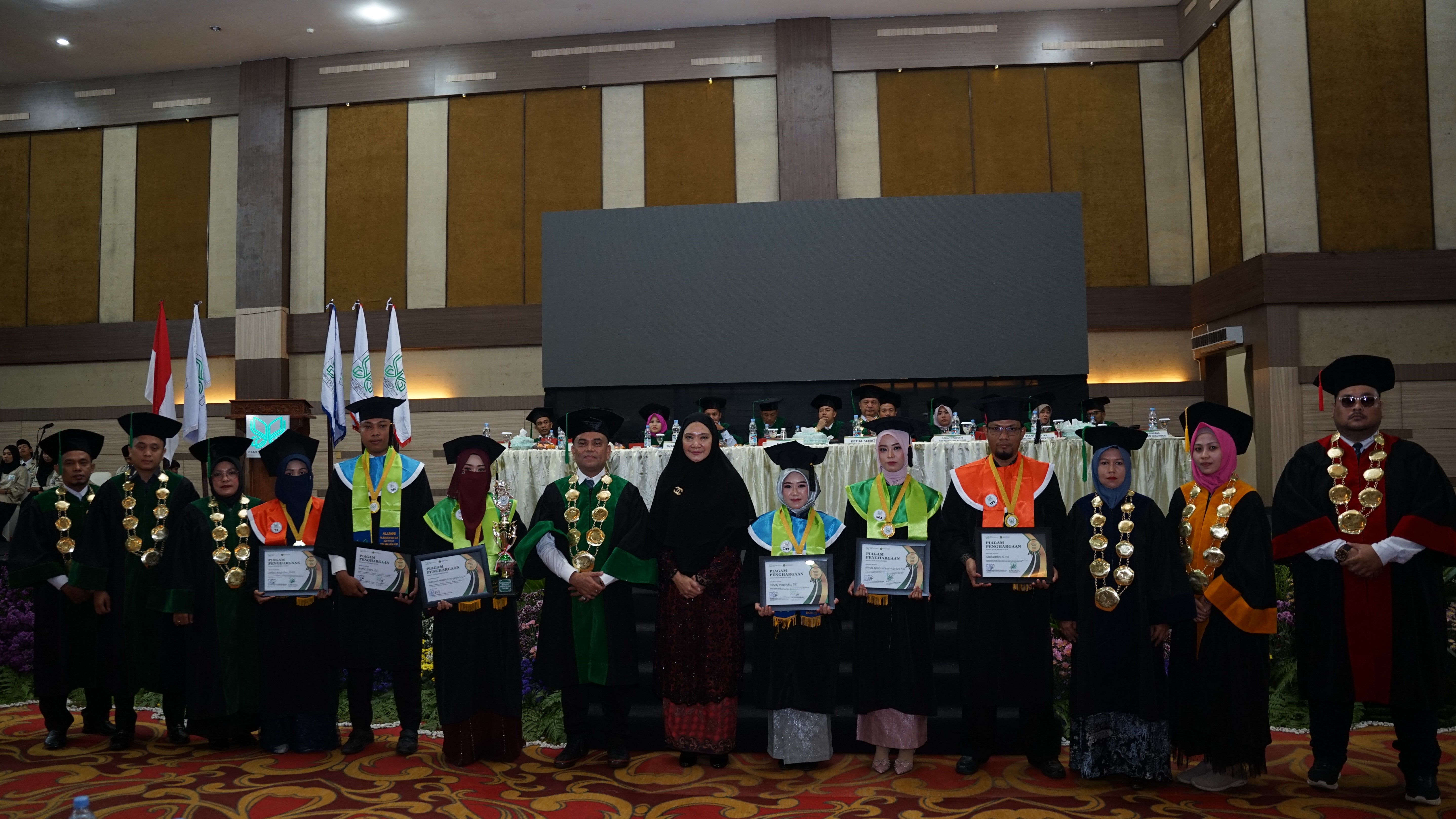 Wisuda XXVII, INSAN Kukuhkan 425 Wisudawan