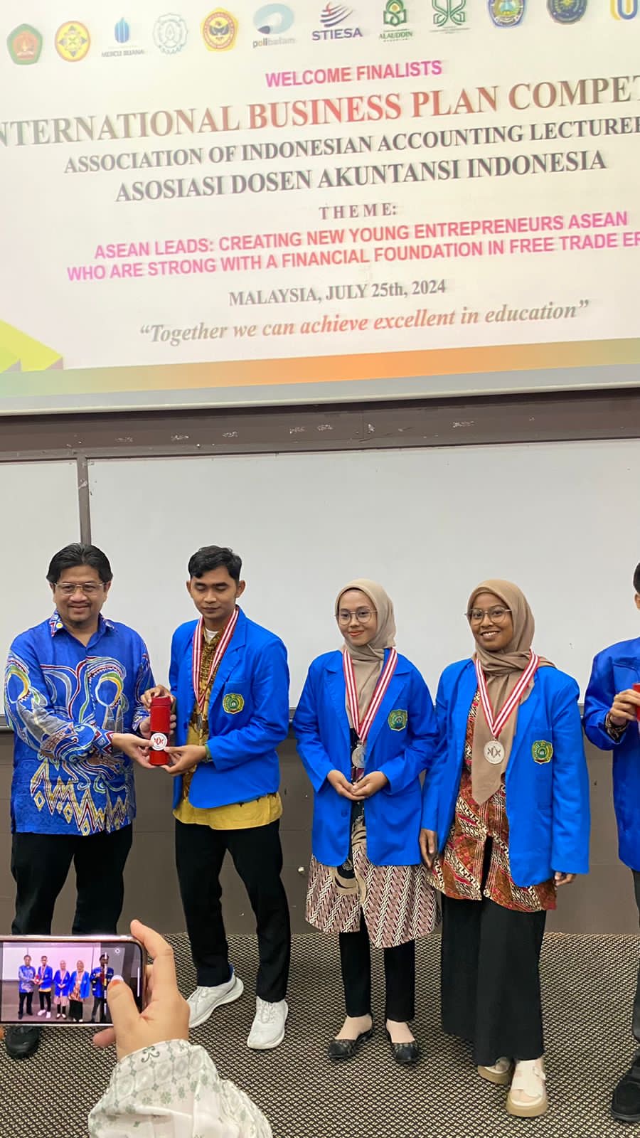 2 TIM INSAN Binjai Raih Prestasi di Ajang International Business Plan Competition ASEAN 2024 di Malaysia