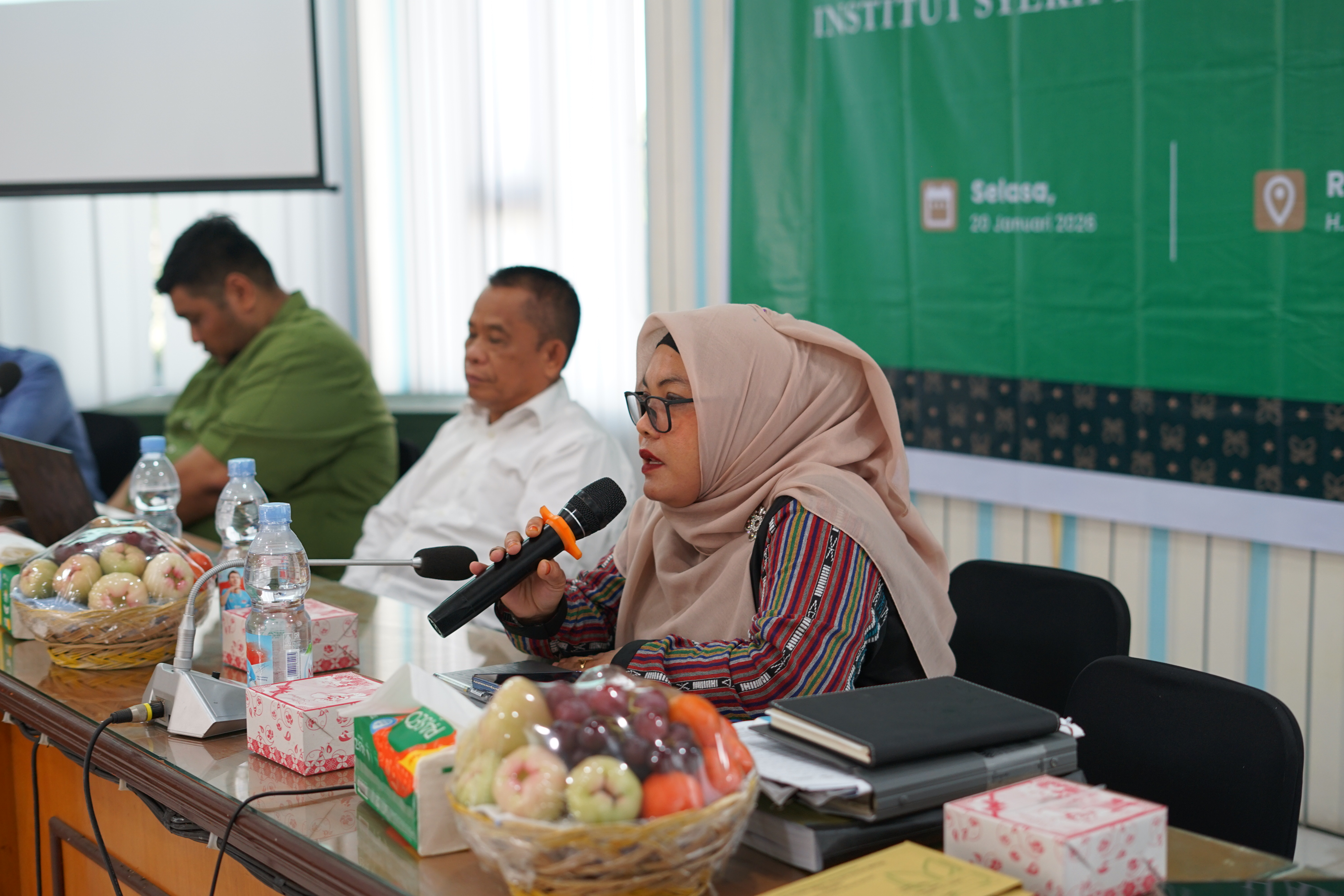 Menuju Reakreditasi Perguruan Tinggi, INSAN Gelar FGD Review Borang APT Bersama Asesor BAN-PT