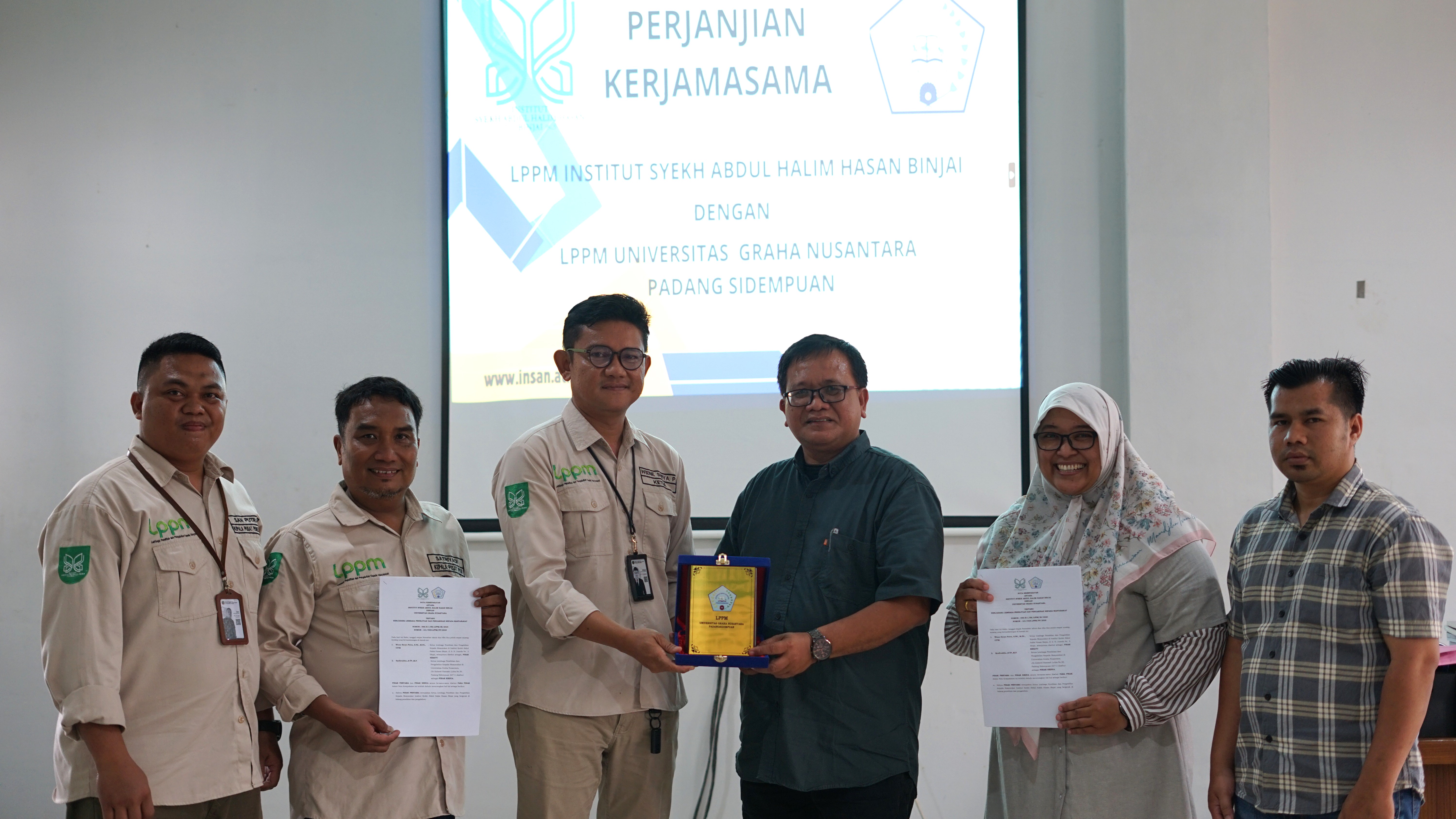𝗞𝗲𝗿𝗷𝗮𝘀𝗮𝗺𝗮 𝗟𝗣𝗣𝗠 𝗜𝗡𝗦𝗔𝗡 𝗱𝗲𝗻𝗴𝗮𝗻 𝗟𝗣𝗣𝗠 𝗨𝗻𝗶𝘃𝗲𝗿𝘀𝗶𝘁𝗮𝘀 𝗚𝗿𝗮𝗵𝗮 𝗡𝘂𝘀𝗮𝗻𝘁𝗮𝗿𝗮 𝗣𝗮𝗱𝗮𝗻𝗴 𝗦𝗶𝗱𝗲𝗺𝗽𝘂𝗮𝗻