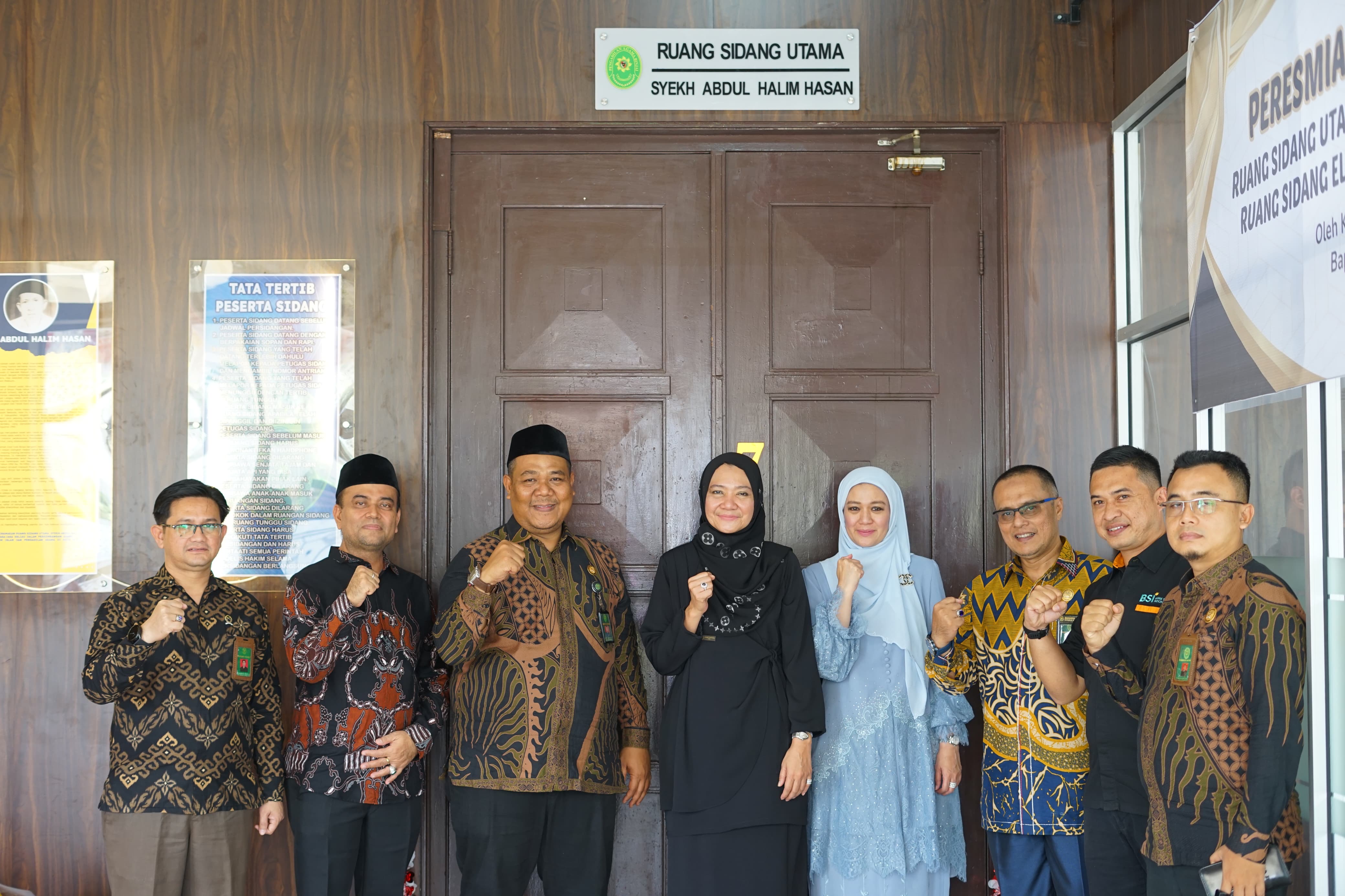 Ketua Yayasan Al-Ishlahiyah dan Ketua Pengadilan Agama Binjai Resmikan Ruang Sidang Utama Syekh Abdul Halim Hasan